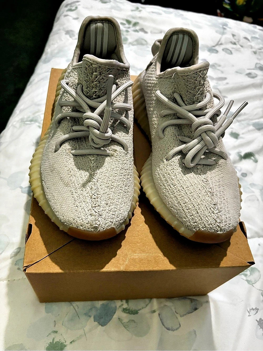 adidas Yeezy Boost 350 Sneakers in Gray - Size US 4
